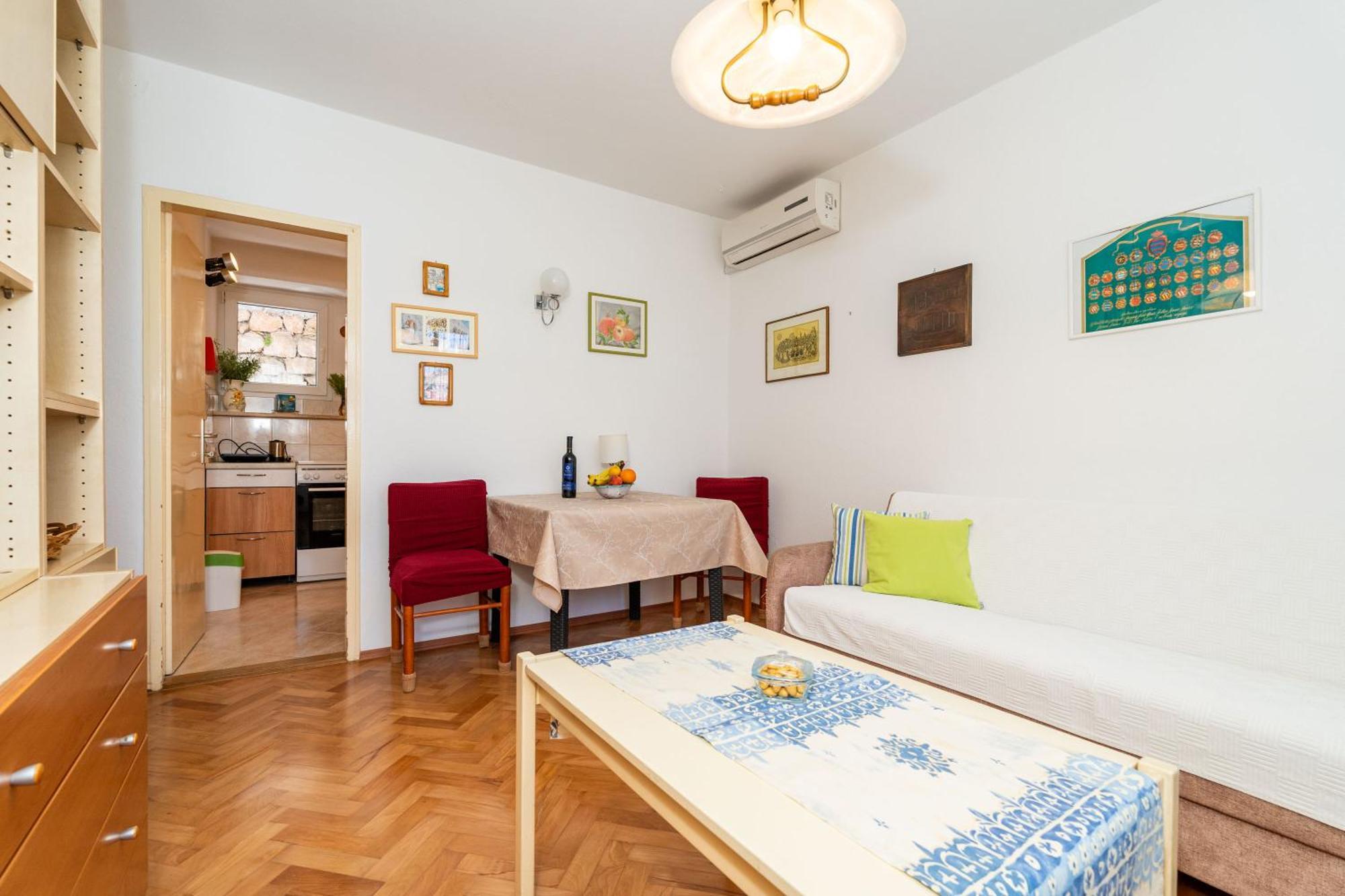 Apartment Apena *